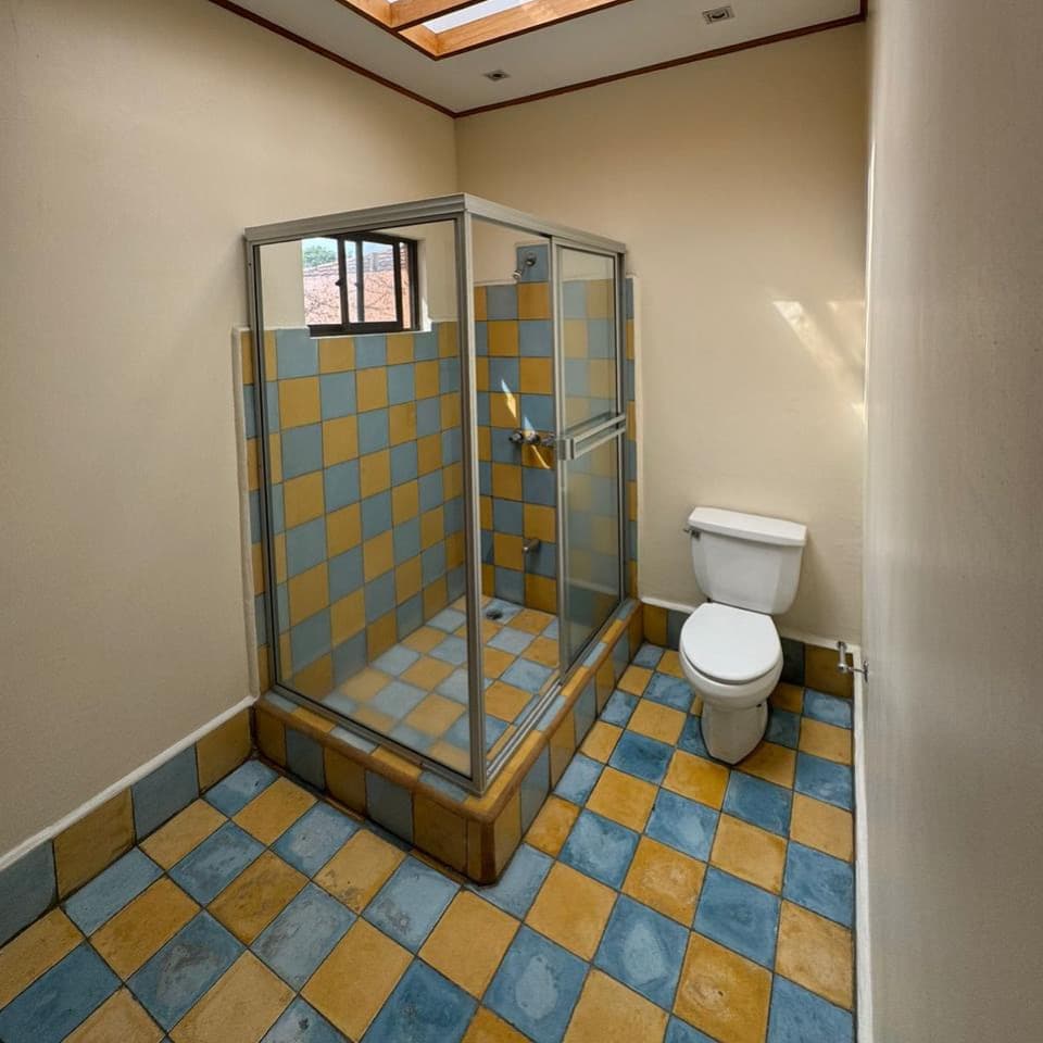 Baño Compartido — antes
